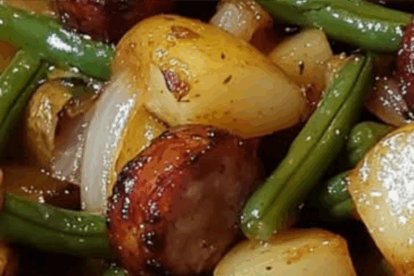 One-Pan Roasted Sausage, Potatoes, and Green Beans